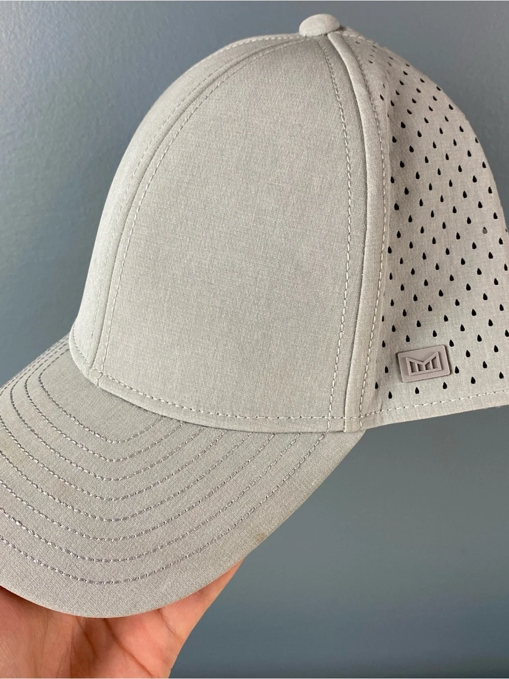 Melin Hat Mens 56 cm Snapback Gray A Game Hydro Cap Performance Golf Logo